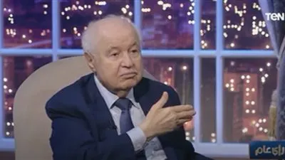 الزرع سيموت والمياه ستختفي.. مفكر يحذر من كارثة بعد كورونا (فيديو)