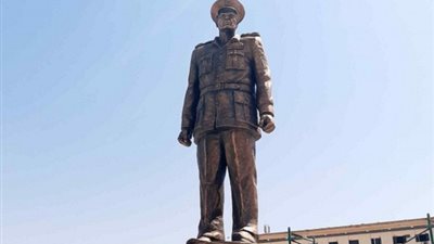 تخليدا لذكراه.. تمثال للمشير حسين طنطاوى فى قلب مدينة أسوان.. ورسمة جدارية تجمع الجنرال وصاحب الشفرة النوبية بحرب أكتوبر.. 
