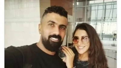 برفقة محمد سامي..  مي عمر تغازل جمهورها في أحدث ظهور لها