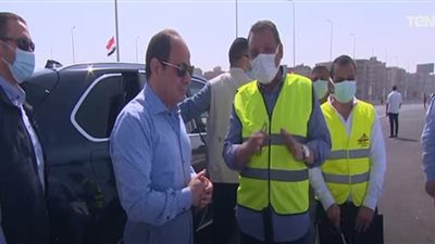 شاهد.. ماذا طلب السيسي من المهندسين المشرفين على مشروع الأوتوستراد