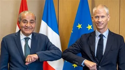 تعزيز الشراكة بين البلدين.. 