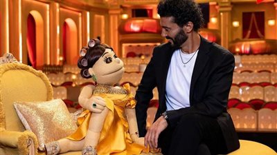 خالد النبوي يكشف لأبلة فاهيتا سر رفضه الافصاح عن عمره الحقيقي