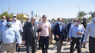استعدادًا لافتتاحه.. وزيرا التنمية المحلية والآثار يتفقدان طريق الكباش