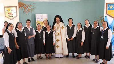 الأنبا باخوم يشارك في مؤتمر راهبات القديس يوسف 