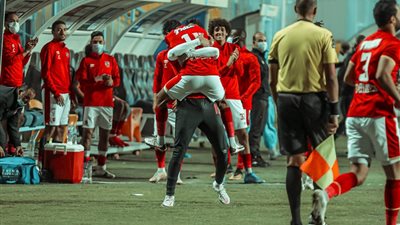 الأهلي يعمل على فسخ عقد نجمه