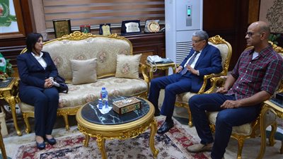 محافظ المنيا يستقبل نائب وزير السياحة لمتابعة تطوير مسار العائلة المقدسة
