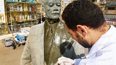 بدء المرحلة الثانية من صيانة وتنظيف تماثيل ميادين الجمهورية (صور)