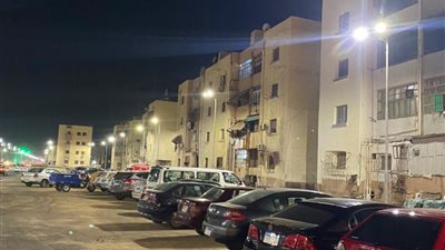 محافظ بورسعيد: تركيب وإضاءة الأعمدة الديكورية الجديدة بشارع 23 ديسمبر 