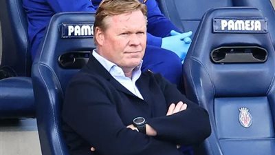 كومان يثير غضب لاعبي برشلونة بعد هزيمة أتلتيكو مدريد