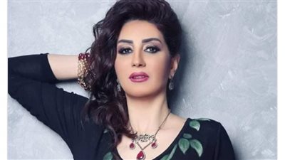 وفاء عامر تهنيء المطربة أمينة على أغنيتها الجديدة.. ماذا قالت لها؟