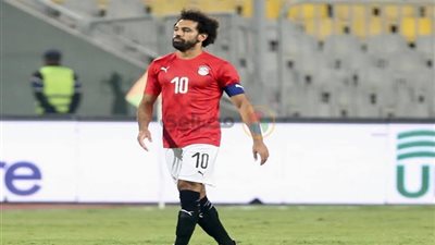 حقيقة خلاف فتحي وصلاح بسبب شارة القيادة