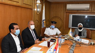 محافظ قنا يبحث تنفيذ حملات إزالة التعديات على النيل والأراضي الزراعية 