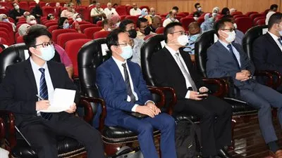 محافظ بورسعيد: قرابة 20 ألف سفينة تعبر عبر القناة سنويا (صور)