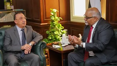 محافظ الإسكندرية يبحث مع مدير برنامج الأغذية العالمي التعاون الثنائي (صور)