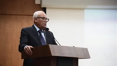 محافظ بورسعيد يبحث الاستعدادات النهائية لاستقبال العام الدراسي الجديد (صور)