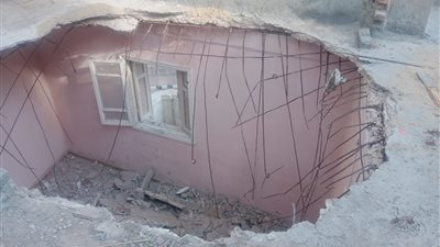 انهيار سقف منزل بدمنهور دون وقوع إصابات (صور)