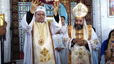 نيافة الأنبا بشارة يترأس قداس المناولة الاحتفالية بالفكرية