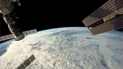 إقلاع مركبة تحمل مخرجا وممثلة روسيين لتصوير أول فيلم في الفضاء