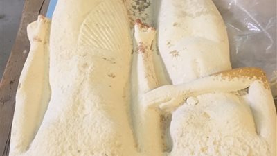 أزمة في سقارة بسبب العثور على تماثيل يشتبه في أثريتها