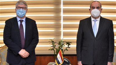 وزير الطيران يلتقي أمين عام منظمة 