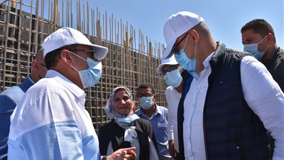 ننشر تفاصيل زيارة وزير الإسكان لأسوان (فيديو وصور)