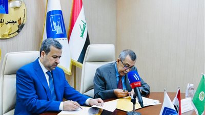 رئيس بعثة الجامعة العربية يوقع مذكرة تفاهم  مع رئيس المفوضية العليا للانتخابات العراقية