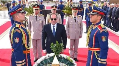 تامر أمين عن زيارة السيسي لقبري عبد الناصر والسادات: منتهى الحكمة والمسئولية 