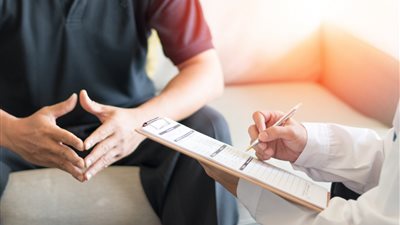 طبيب ذكورة: 5% نسبة الضعف الجنسي بسبب الناحية النفسية (فيديو)