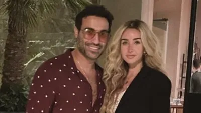 برفقة زوجها..هنا الزاهد تبهر جمهورها