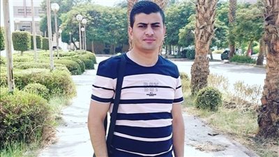 والدة الشهيد ياسين محمد لـ محافظ المنيا: أتمنى إطلاق اسمه على مرفق حيوي