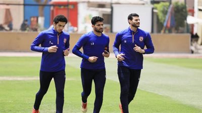 عاجل.. الكشف عن مدة غياب حارس الأهلي