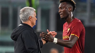 أبراهام: مورينيو ساعدني كثيرًا حتى الآن