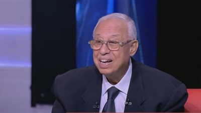 شقيق السادات يشبهه بـ