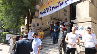 مرشح: سأحقق متطلبات شباب الأطباء لرفع كفائتهم 