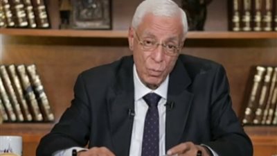 هل الحسد له أعراض جسدية؟.. طبيب حالات حرجة يوضح (فيديو)