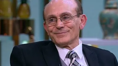 محمد صبحي يكشف سر تسمية مسرحيته الجديدة «نجوم الظهر»