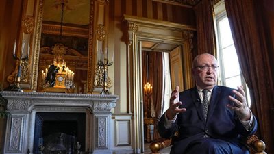 المبعوث الفرنسي لأستراليا: صفقة فرعية مخادعة تثير المخاطر