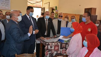 محافظ الدقهلية يتفقد عددا من المدارس (صور) 