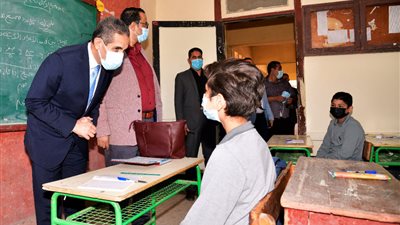 محافظ الغربية يشهد طابور الصباح في أول أيام العام الدراسي الجديد (صور)