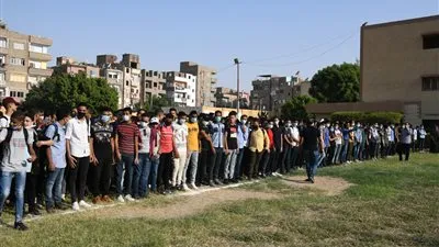 نائب محافظ قنا يفتتح العام الدراسي بحضور طابور الصباح وتحية العلم