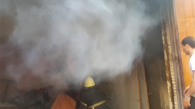 الحماية المدنية تسيطر على حريق في عقار بالمنصورة (صور) 