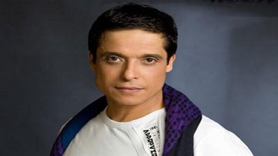 عامر منيب يتصدر 