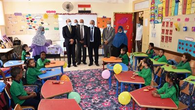 محافظ أسوان يتفقد عدة مدارس ضمن افتتاح 14 مدرسة (فيديو وصور)