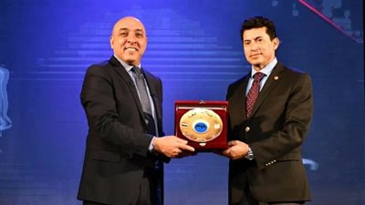 وزير الشباب يكرم عصام يوسف لإطلاق الموسم الرابع من 