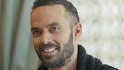 نجل شمس البارودي لمروجي شائعة خلعها للحجاب: 