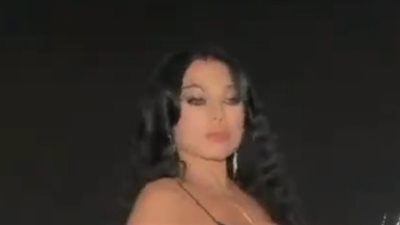 بإطلالة سوداء ..هيفاء وهبي تبهر جمهورها