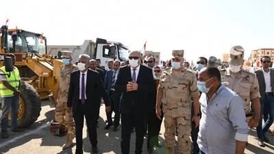 محافظ قنا يتفقد اصطفاف المعدات المشاركة في التدريب العملي المشترك 