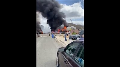 عاجل.. كارثة تحل بولاية كاليفورنيا الأمريكية بعد تحطم طائرة في منطقة سكنية