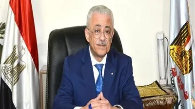 رد قوي من وزير التعليم عن اهتمام الدولة بالطرق والكبارى على حساب المدارس (فيديو)