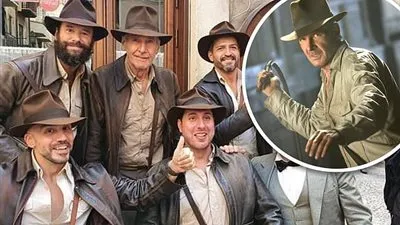 هاريسون فورد يشارك محبي شخصية فيلمه الجديد صورة جماعية